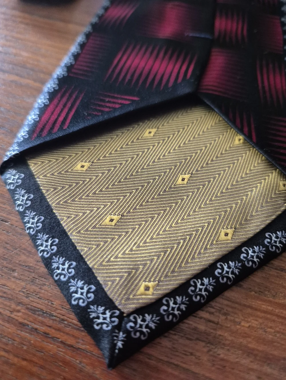 Stacy Adams Black and Red Print Silk Necktie with Silver